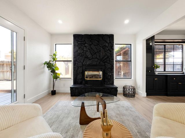 1809 Autumn Way, Lodi, CA 95242