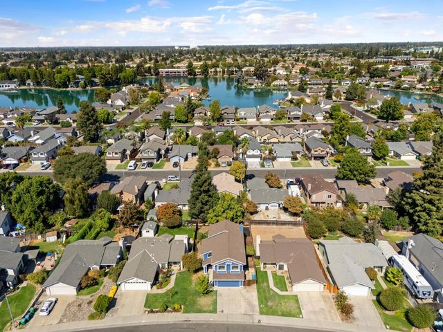 1809 Autumn Way, Lodi, CA 95242