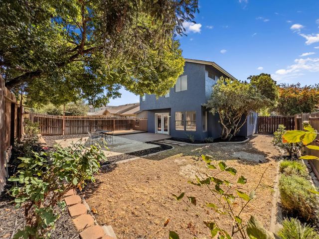 1809 Autumn Way, Lodi, CA 95242