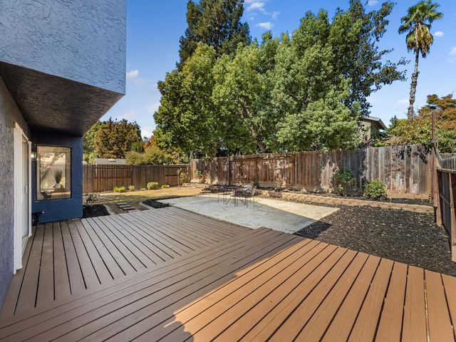 1809 Autumn Way, Lodi, CA 95242