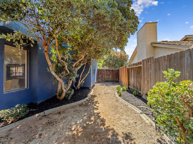 1809 Autumn Way, Lodi, CA 95242