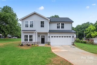 209 Henderson Circle, Harrisburg, NC 28075