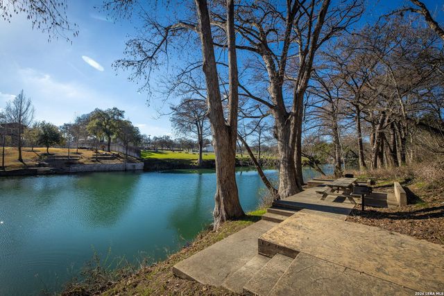1247 GRUENE RD # 302, New Braunfels, TX 78130