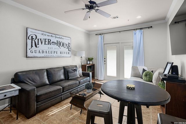 1247 GRUENE RD # 302, New Braunfels, TX 78130