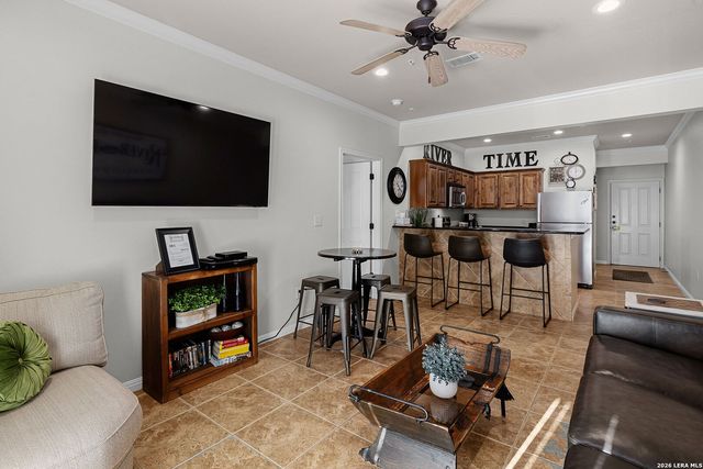 1247 GRUENE RD # 302, New Braunfels, TX 78130