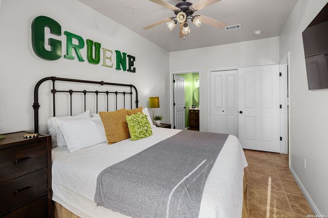 1247 GRUENE RD # 302, New Braunfels, TX 78130