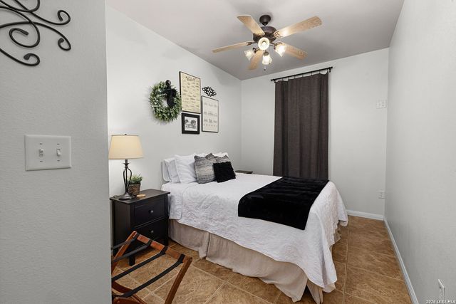 1247 GRUENE RD # 302, New Braunfels, TX 78130