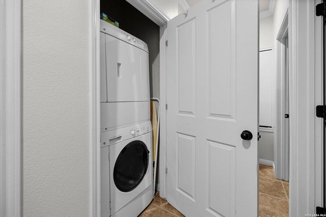 1247 GRUENE RD # 302, New Braunfels, TX 78130