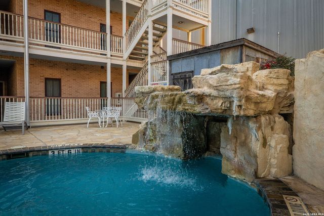 1247 GRUENE RD # 302, New Braunfels, TX 78130