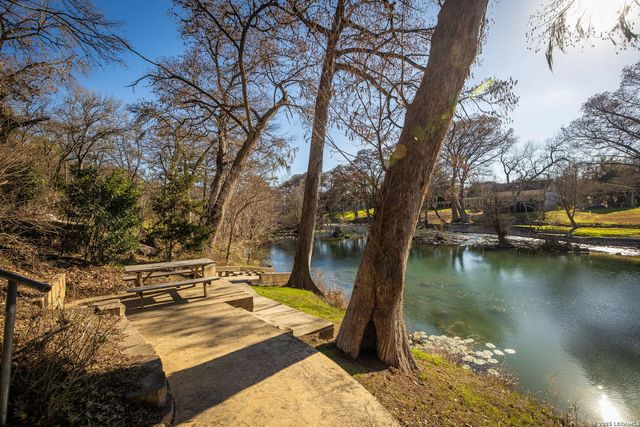 1247 GRUENE RD # 302, New Braunfels, TX 78130