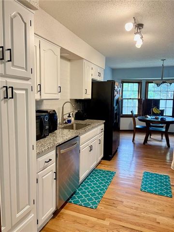 3504 NE 60th Street, Gladstone, MO 64119