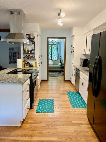 3504 NE 60th Street, Gladstone, MO 64119