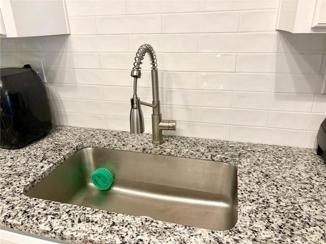 3504 NE 60th Street, Gladstone, MO 64119