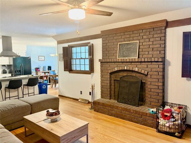 3504 NE 60th Street, Gladstone, MO 64119