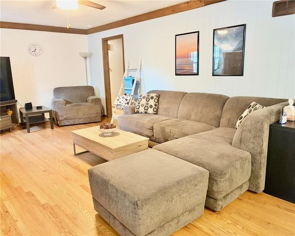 3504 NE 60th Street, Gladstone, MO 64119