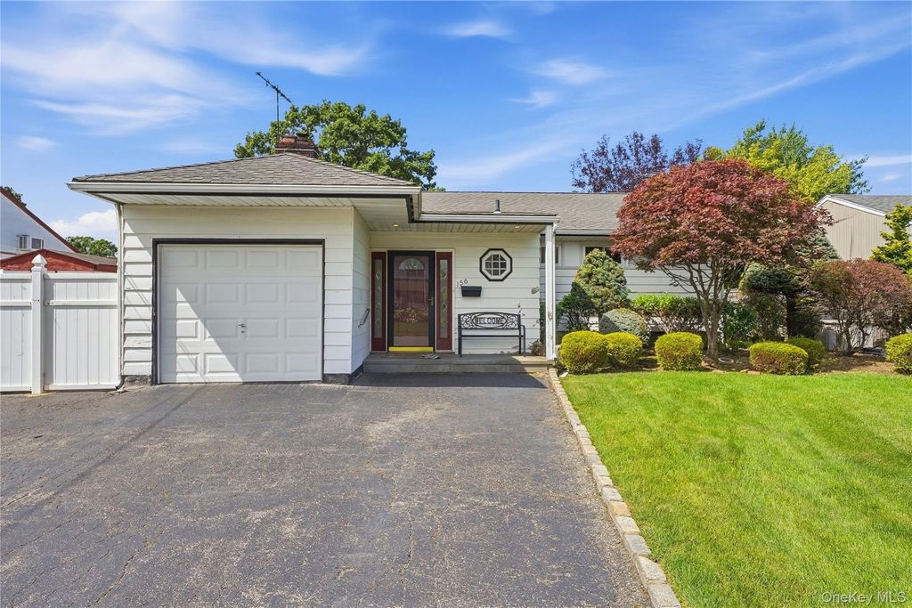 156 Broadway, Massapequa Park, NY 11762 — exterior