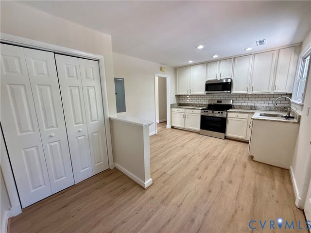 3522 W Hundred Rd, Chester, VA 23831