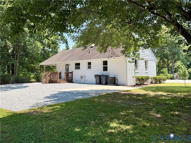 3522 W Hundred Rd, Chester, VA 23831