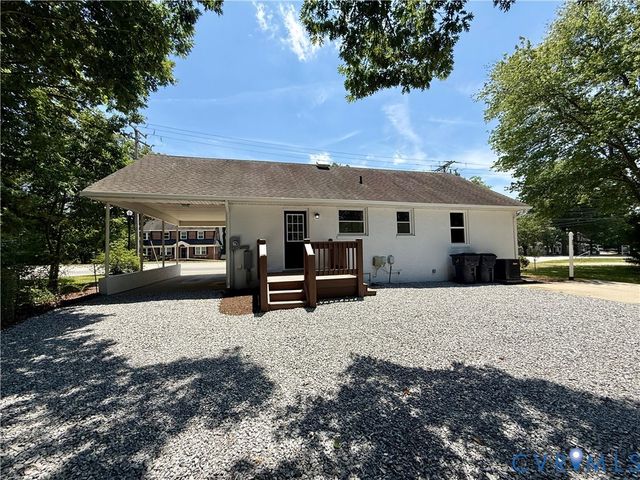 3522 W Hundred Rd, Chester, VA 23831