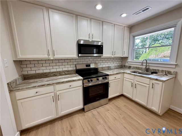 3522 W Hundred Rd, Chester, VA 23831