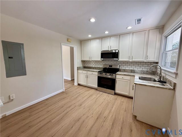 3522 W Hundred Rd, Chester, VA 23831