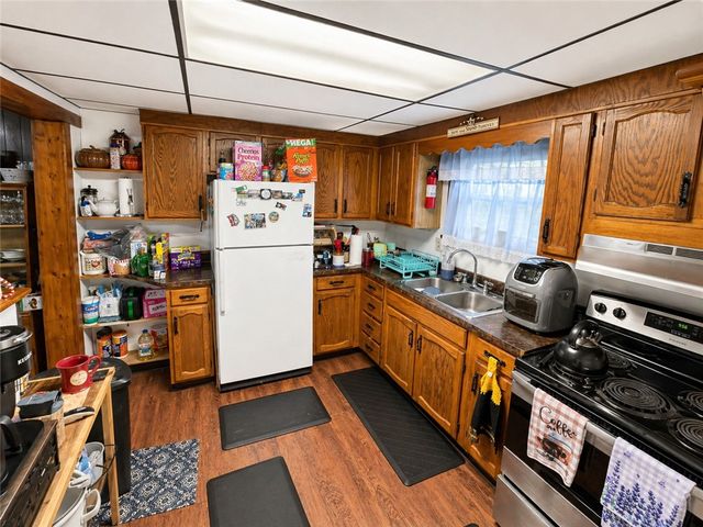 121 Elizabeth Ave, Evans City Boro, PA 16033