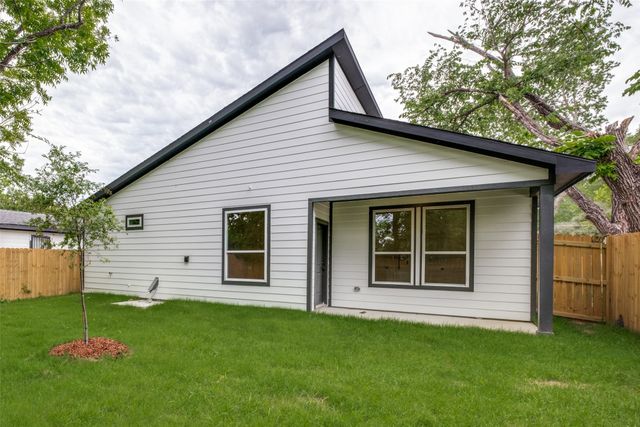 642 Bethpage Avenue, Dallas, TX 75217