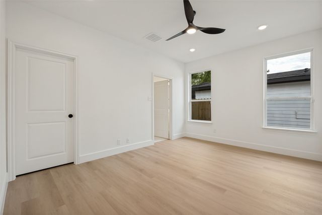 642 Bethpage Avenue, Dallas, TX 75217