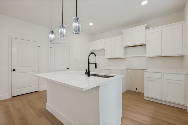 642 Bethpage Avenue, Dallas, TX 75217