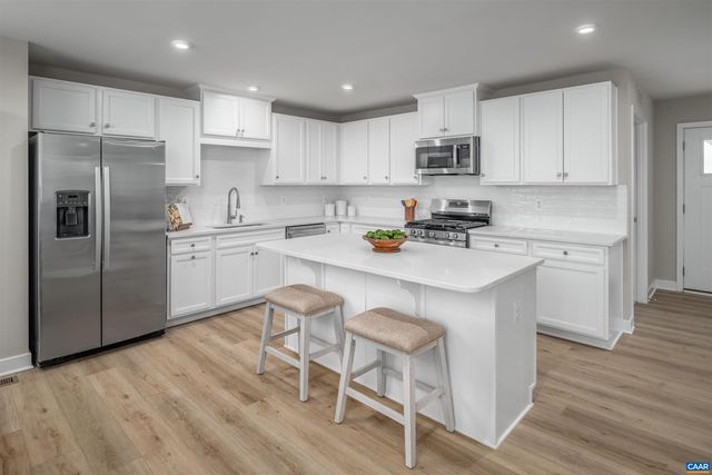 401D LAZY BRANCH LN, Keswick, VA 22947