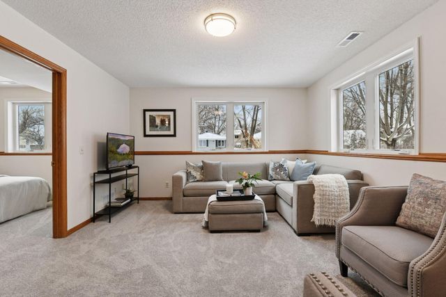 238 18th Avenue N, Hopkins, MN 55343