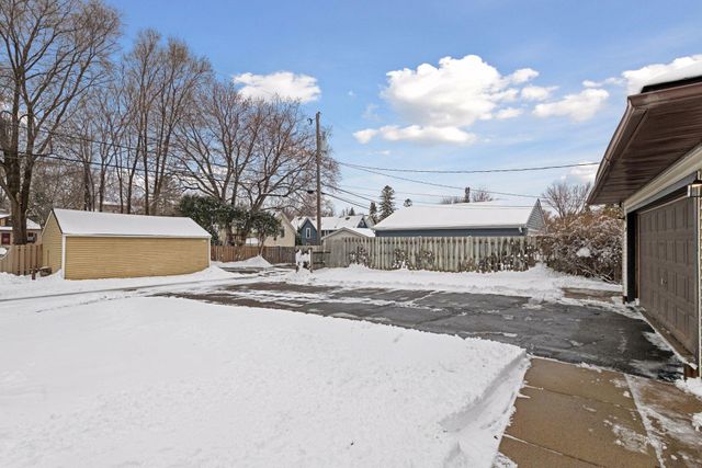 238 18th Avenue N, Hopkins, MN 55343