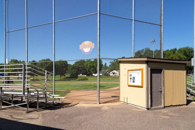 238 18th Avenue N, Hopkins, MN 55343