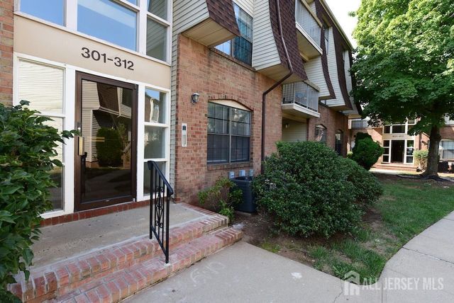302 Hidden Village Drive, Perth Amboy, NJ 08861