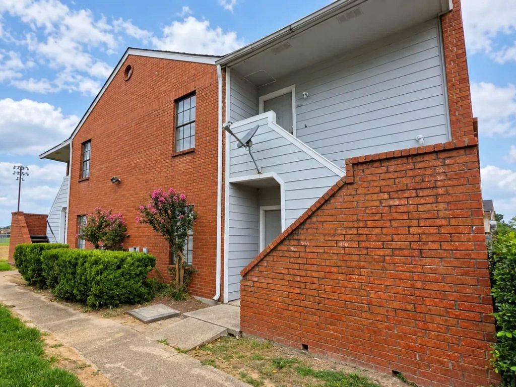 7975 Streamside Drive 2b, Houston, TX 77088