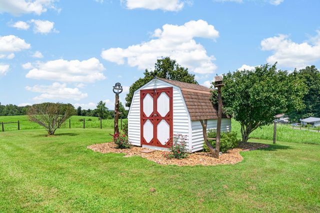 516 Gamaliel Rd, Red Boiling Springs, TN 37150