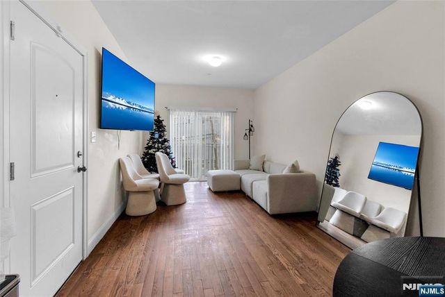 327 Park Street, Elizabeth, NJ 07206