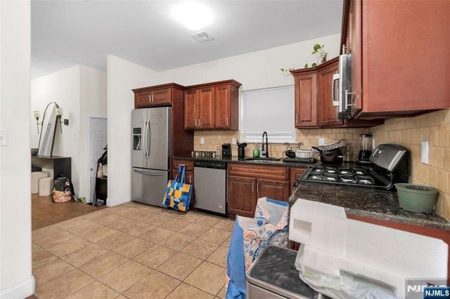 327 Park Street, Elizabeth, NJ 07206