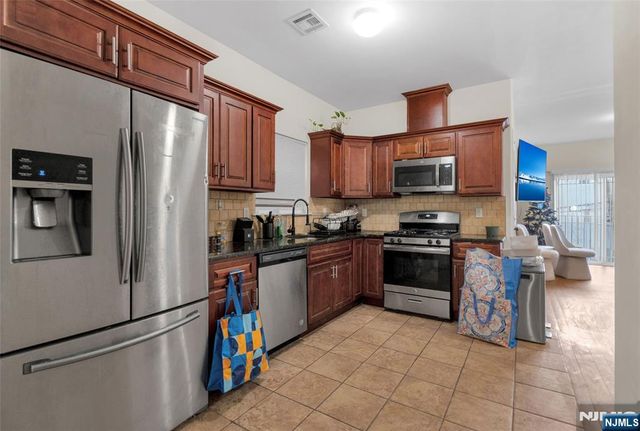 327 Park Street, Elizabeth, NJ 07206
