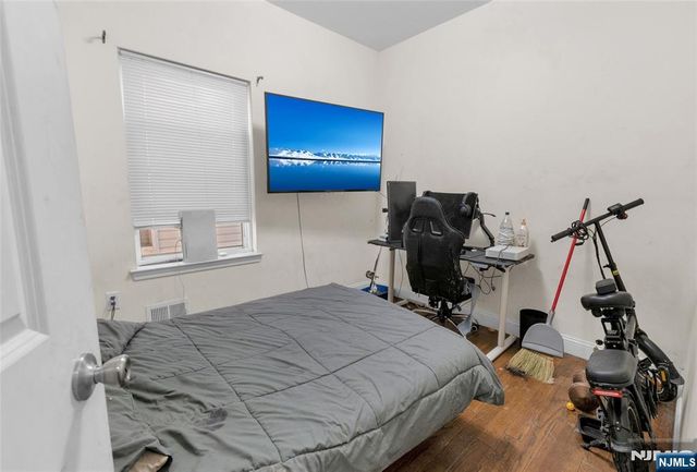 327 Park Street, Elizabeth, NJ 07206