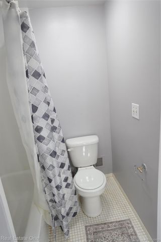 29612 City Center Drive 1, Warren, MI 48093