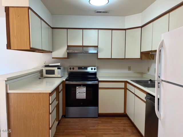 340 Summerwalk Circle, Chapel Hill, NC 27517