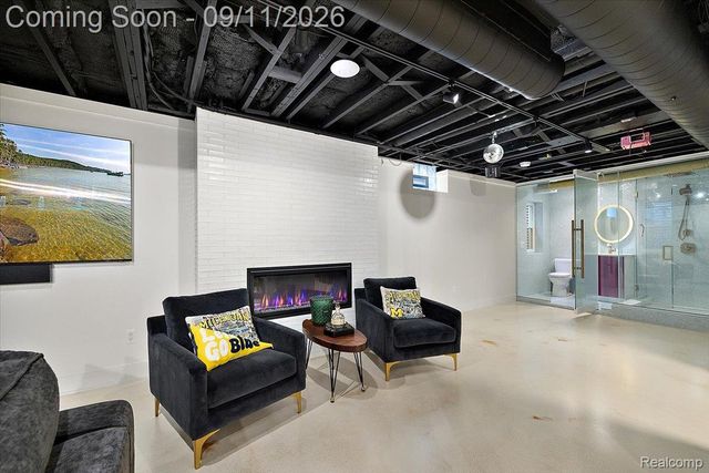 523 Renshaw Street, Rochester, MI 48307