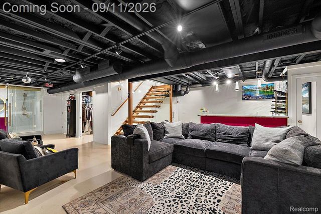 523 Renshaw Street, Rochester, MI 48307