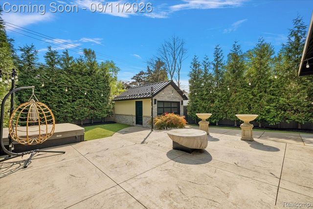523 Renshaw Street, Rochester, MI 48307