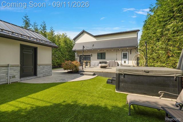 523 Renshaw Street, Rochester, MI 48307