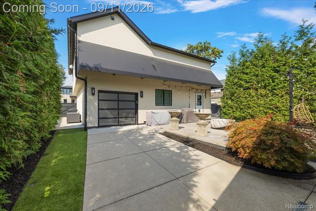 523 Renshaw Street, Rochester, MI 48307
