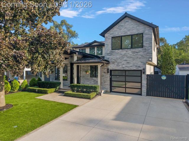 523 Renshaw Street, Rochester, MI 48307