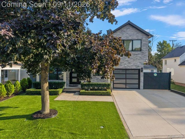 523 Renshaw Street, Rochester, MI 48307