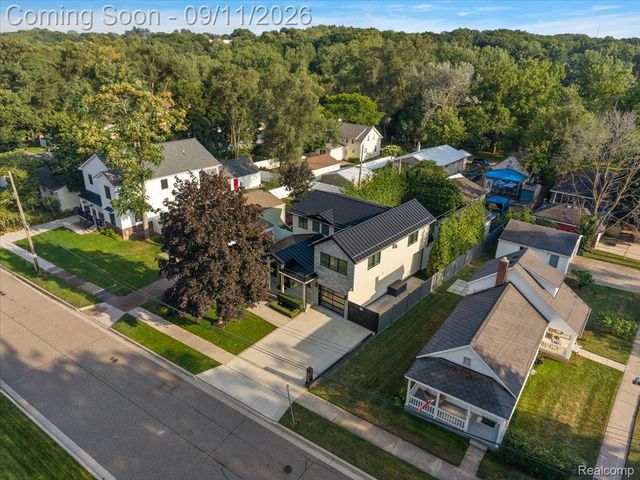 523 Renshaw Street, Rochester, MI 48307